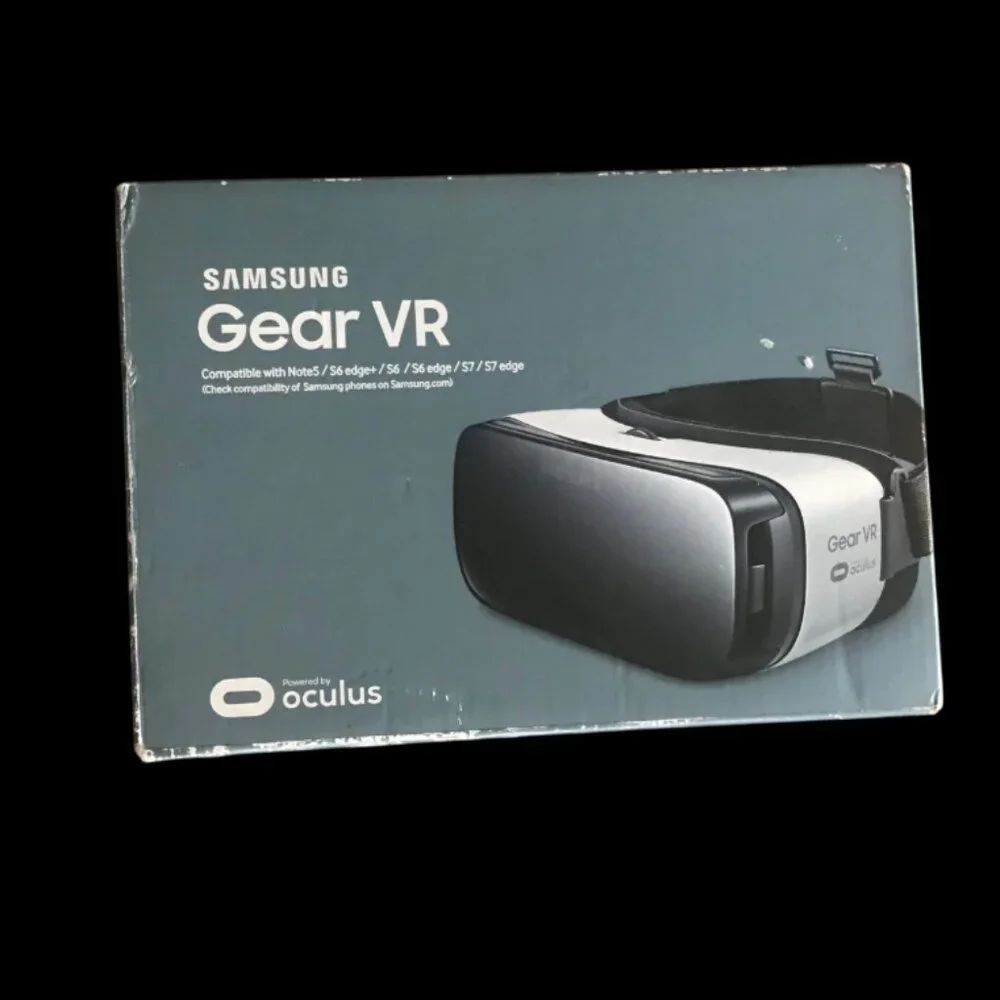 Samsung Gear VR Headset – Lightly Used | Oculus Powered | Original Box Included